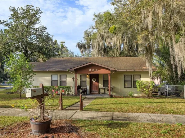 305 Cordova Pl, Leesburg, FL 34748