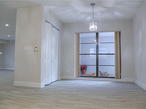 4th image of 15815 Knollview Dr