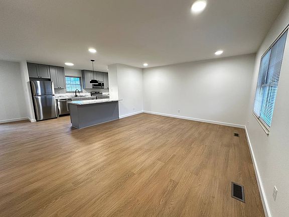4th image of 6207 Shrewsbury Dr