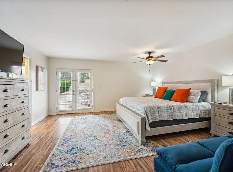 101 W Kathleen Rd — Photo 4