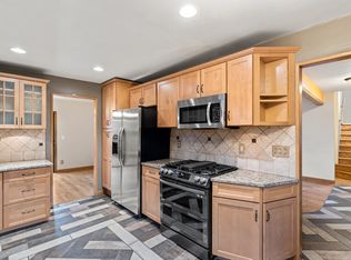 2 Valley View Dr, Sheridan, WY 82801