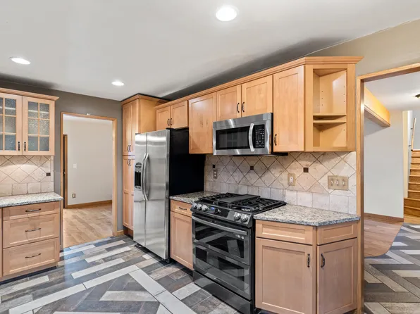 2 Valley View Dr, Sheridan, WY 82801