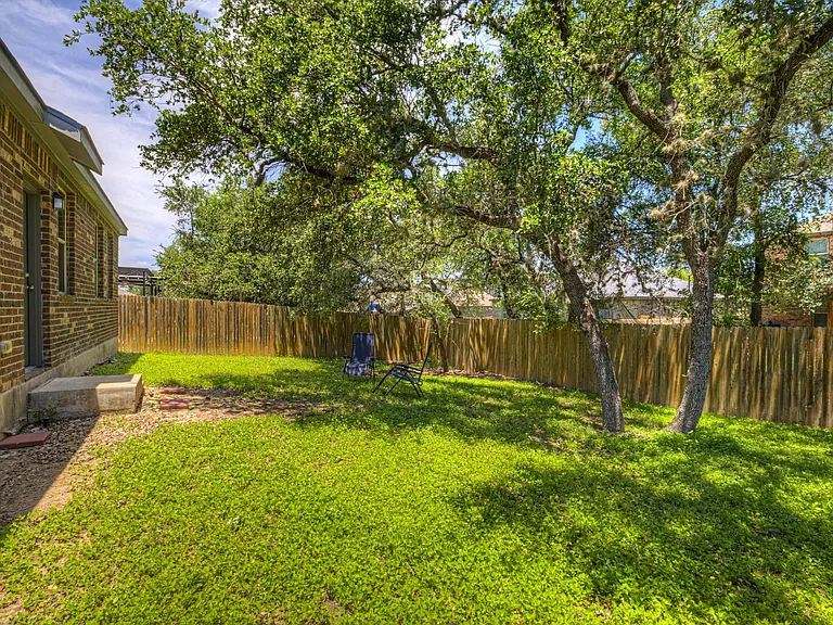 216 Mary Max Cir — Photo 30
