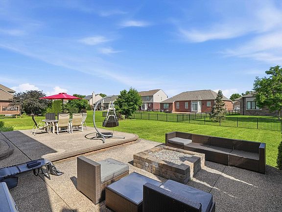 4th image of 21917 Bellewood Dr