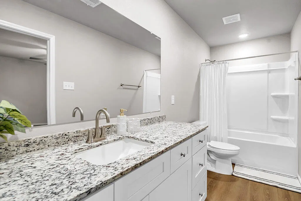 3 bed, 2.0 bath, 1500 sqft, $2,475 — Photo 3