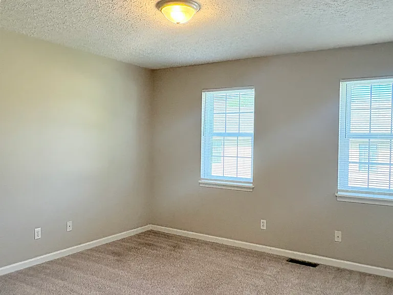 2509 Jersey Ct #B — Photo 7