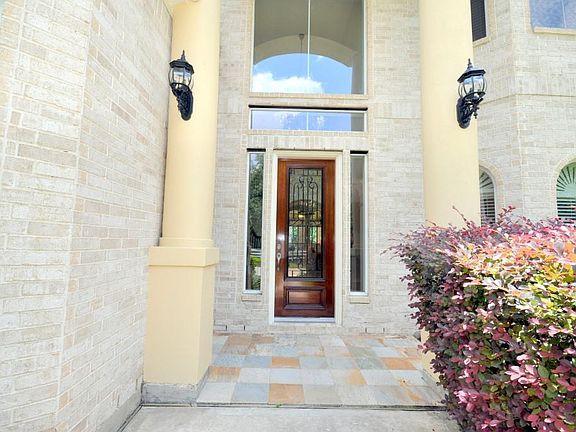 4th image of 24015 Earthstone Dr