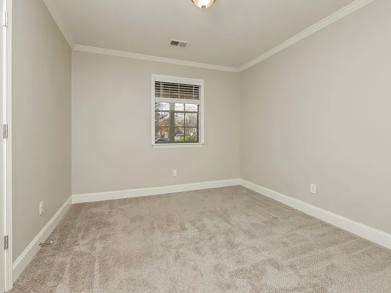 9346 Woodknoll Way — Photo 15