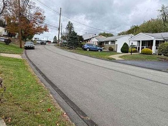 Exterior Neighborhood (street photo)