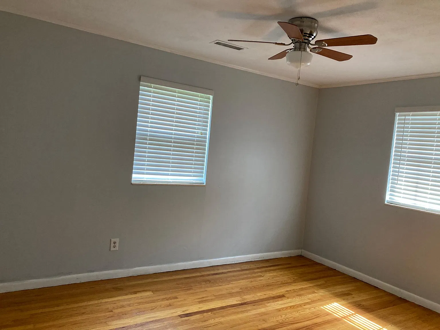 3 bed, 1906 sqft, $2,100 — Photo 3