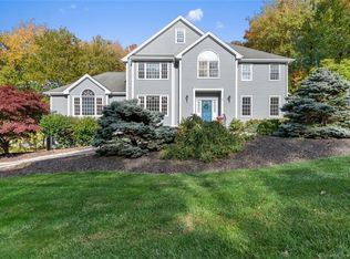 31 Mountain Manor Rd, Sandy Hook, CT 06482