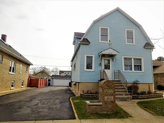 4019 Center Ave photo 1