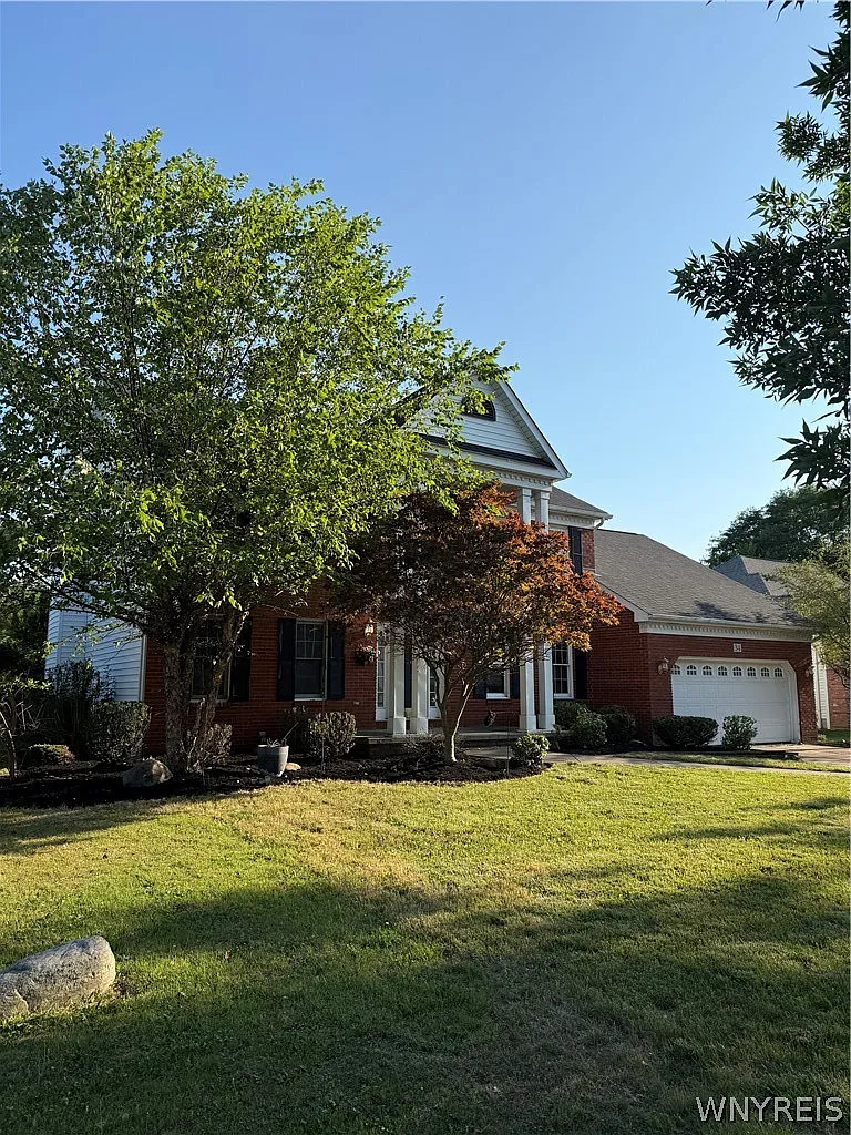 4 bed, 2.5 bath, 2569 sqft, $3,100 — Photo 2