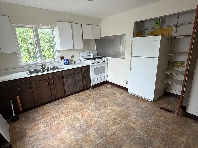 609 Grand Ave #2 — Photo 3