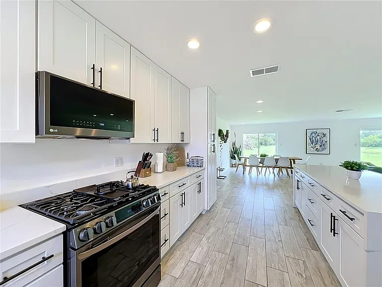 5501 Memorial Dr — Photo 17