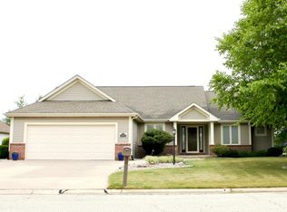 6610 Bald Eagle Rd, Racine, WI 53406