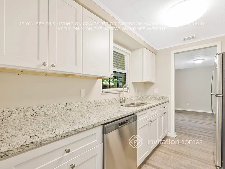4238 Sabine Dr — Photo 8