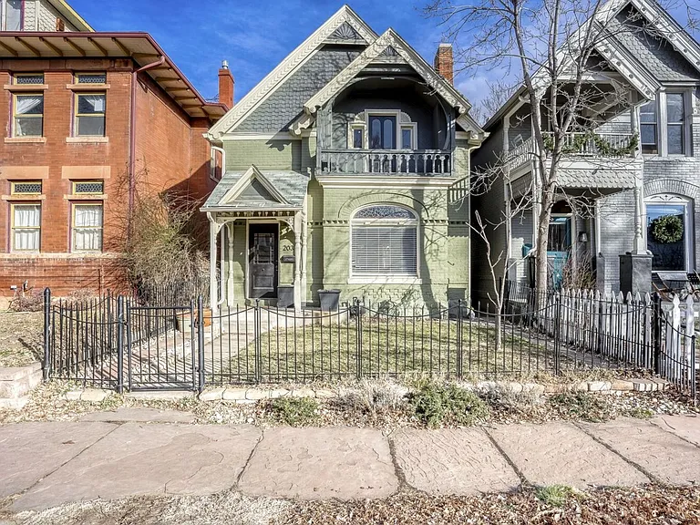 2032 N Ogden St — Photo 5