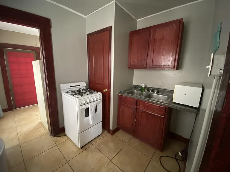 1126 E San Antonio Ave #6 — Photo 7