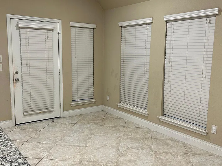 10310 Rouken Glen Ct — Photo 14