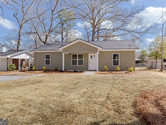 2nd image of 110 Lee St