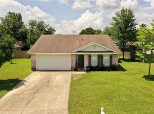 3001 Meadow Lake Dr E, Slidell, LA 70461