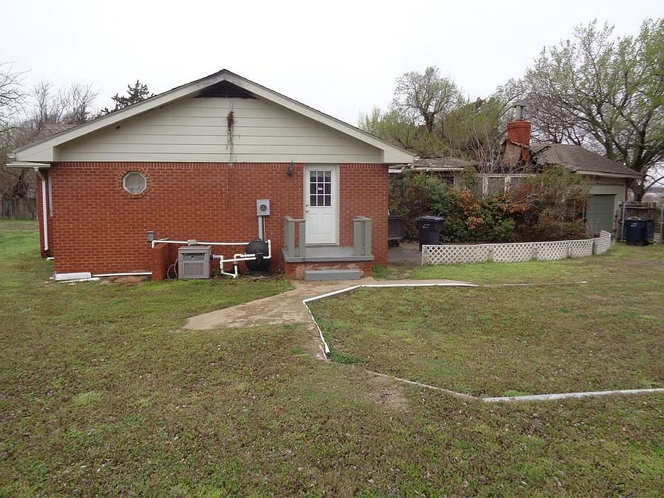 2nd image of 3030 E Overholser Dr