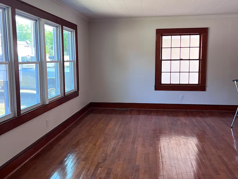246 W McNeely Ave — Photo 6