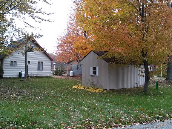 2nd image of 3375 S Spec Lake Dr