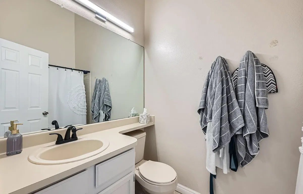 2 bed, 2.5 bath, 1088 sqft, $2,700 — Photo 4