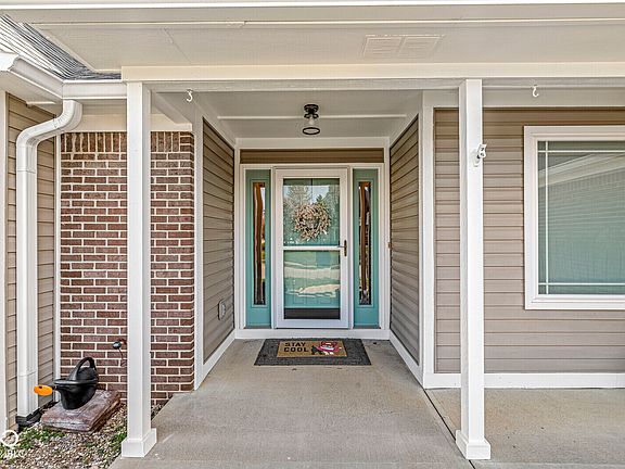 3rd image of 1417 Macintosh Ct
