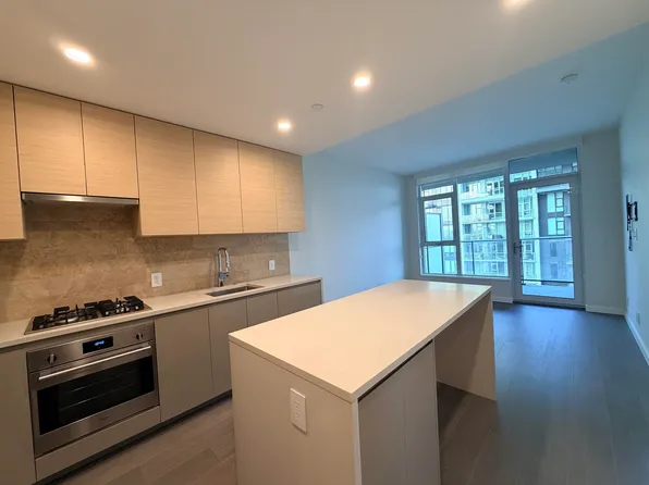 2108 Gilmore Ave #3903, Burnaby, BC V5C 0N8