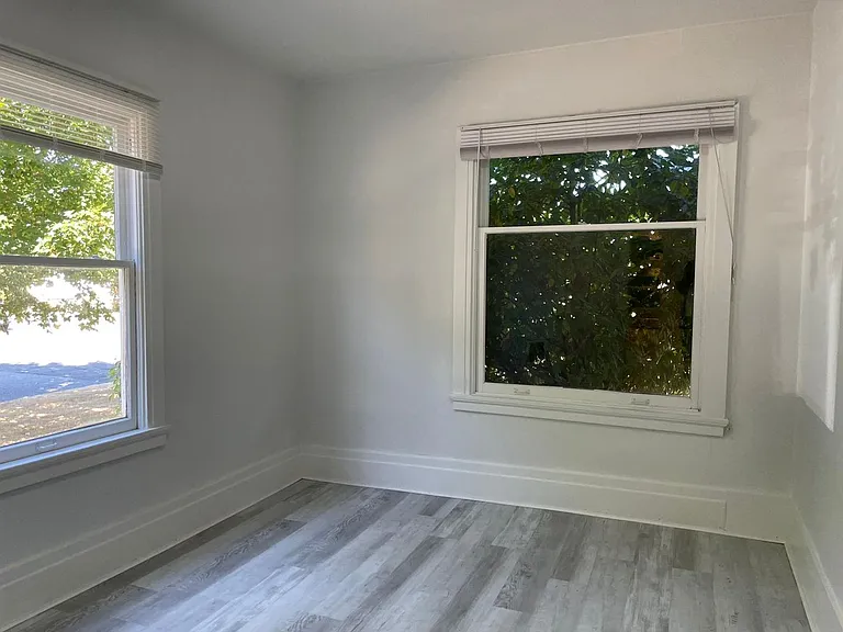 The White House Apts — Photo 5