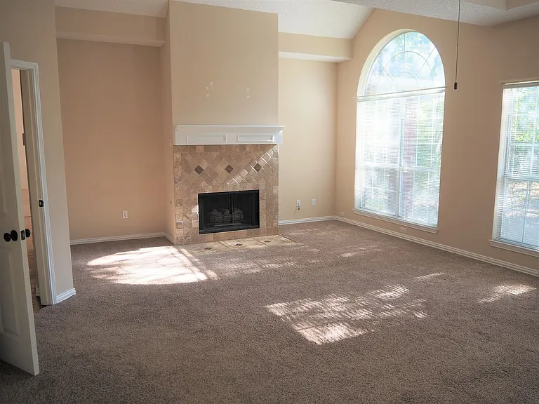 2105 Friar Ct — Photo 14