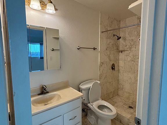 5th image of 62 Paloma Ave APT A