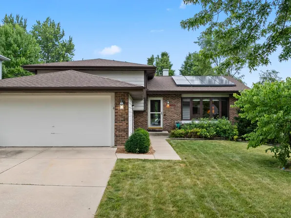 302 Terry Ln, Bloomingdale, IL 60108
