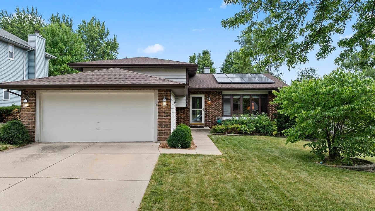 302 Terry Ln photo 1