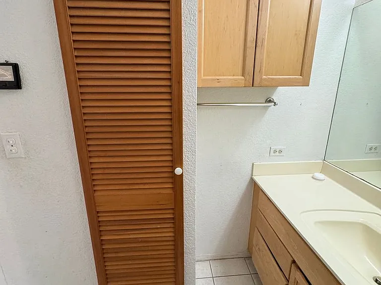 1920 Ala Moana Blvd #1410 — Photo 10