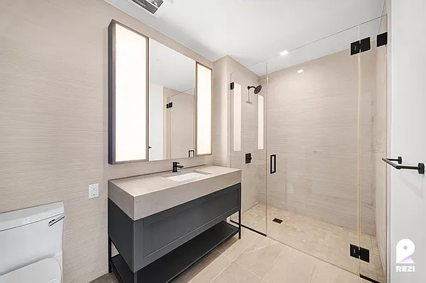 Rented by REZI | media 21