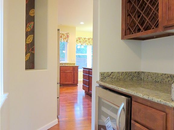4th image of 2124 Kildane Wy Se