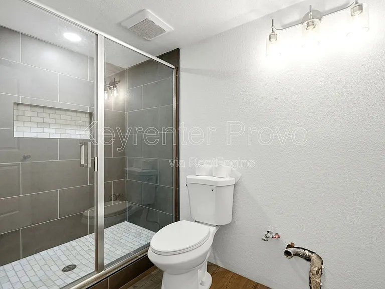 371 E Levengrove Dr — Photo 6