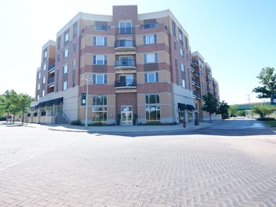 300 Village Cir Unit 203, Willow Springs, IL, 60480