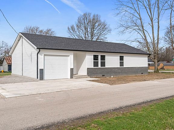 2nd image of 982 N 3rd St