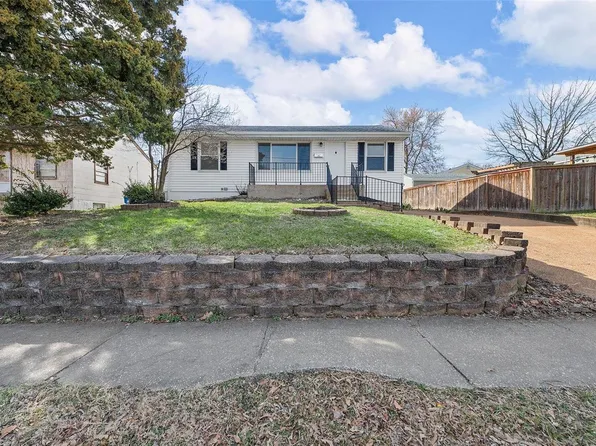 10076 Baltimore Ave, Saint Ann, MO 63074