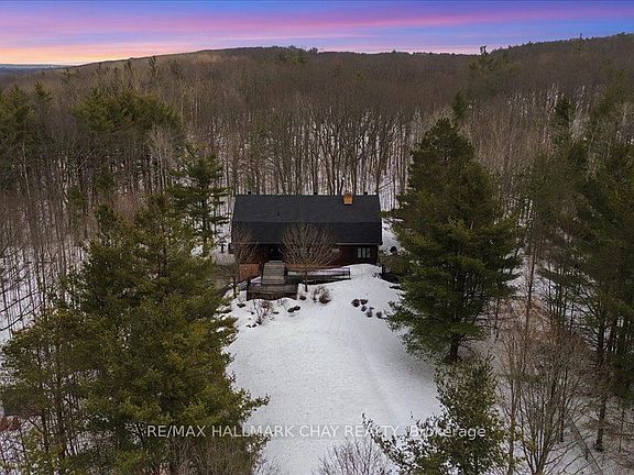 3rd image of 8361 11th Line