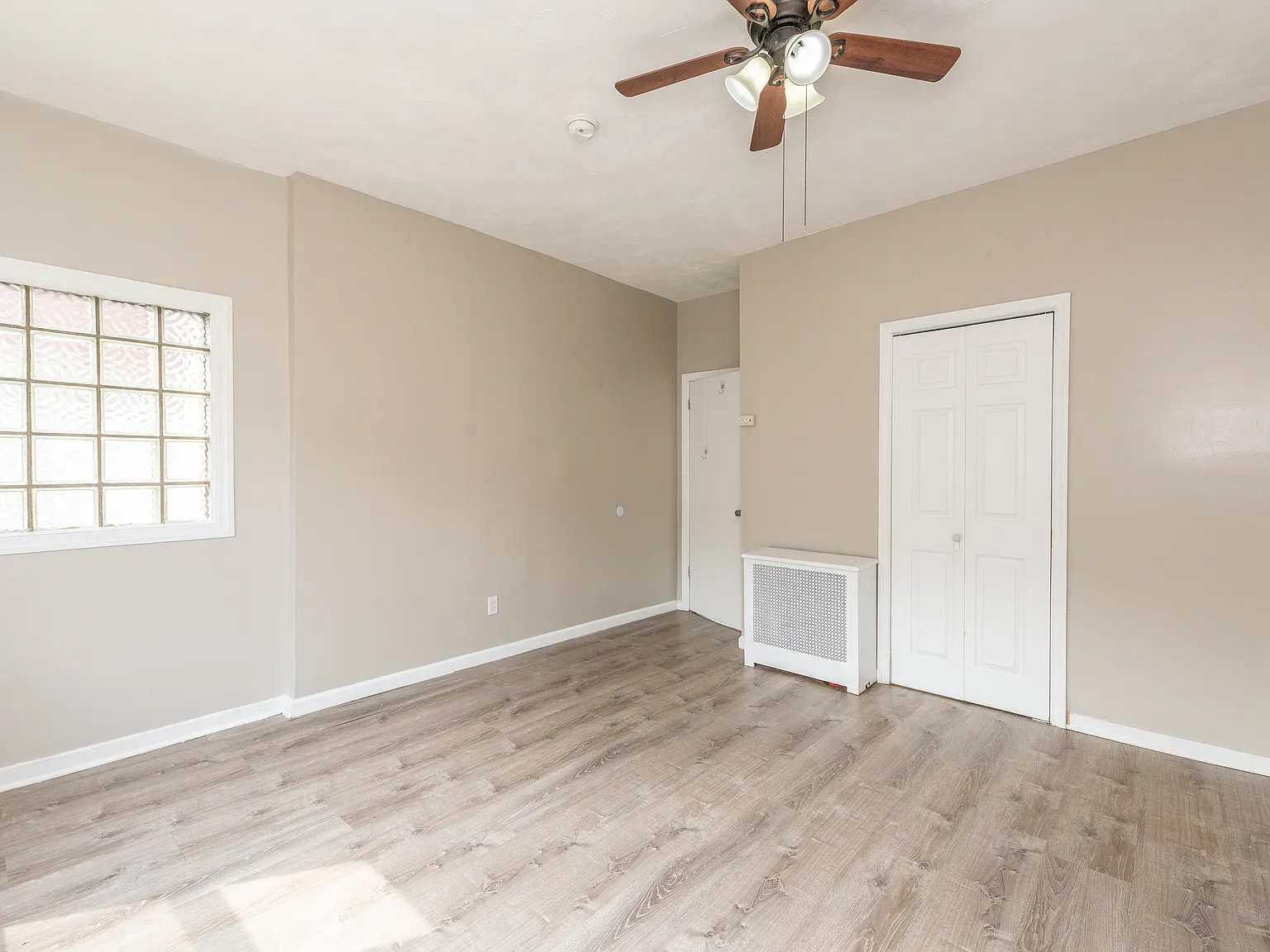 4 bed, 1000 sqft, $2,595 — Photo 4