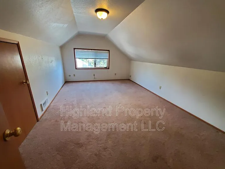 322 N Main St — Photo 14