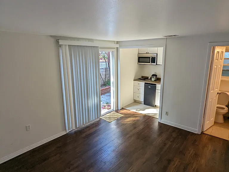 Highland Dr — Photo 3