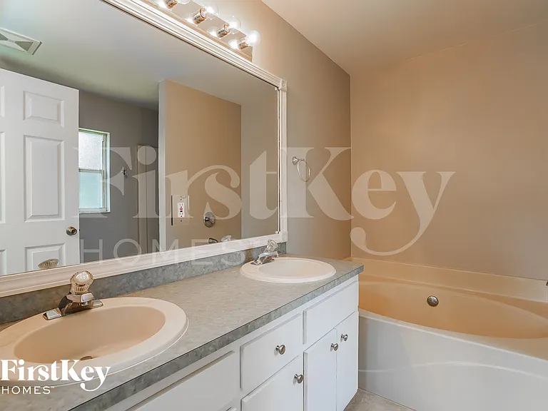 6490 Chabot Ave — Photo 10