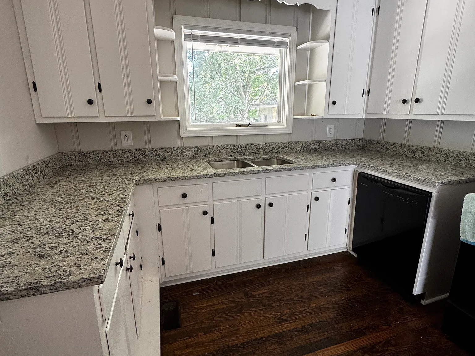 4 bed, 1401 sqft, $2,175 — Photo 3